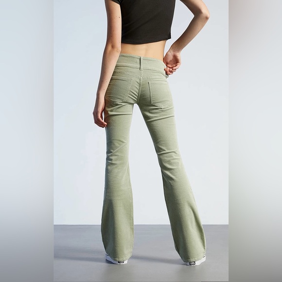 Pacsun Green Corduroy Low Rise
Bootcut Jeans Y2K style - Picture 7 of 7